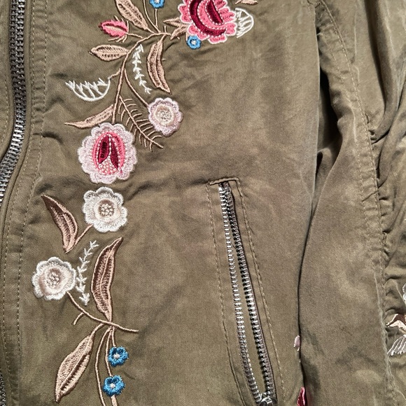 DRIFTWOOD Floral Embroidered Bomber Jacket Size XS Green Full Zip $158 Boho - Picture 3 of 9